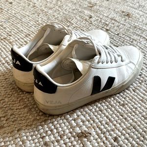Veja Campo Leather Sneakers Women’s 8